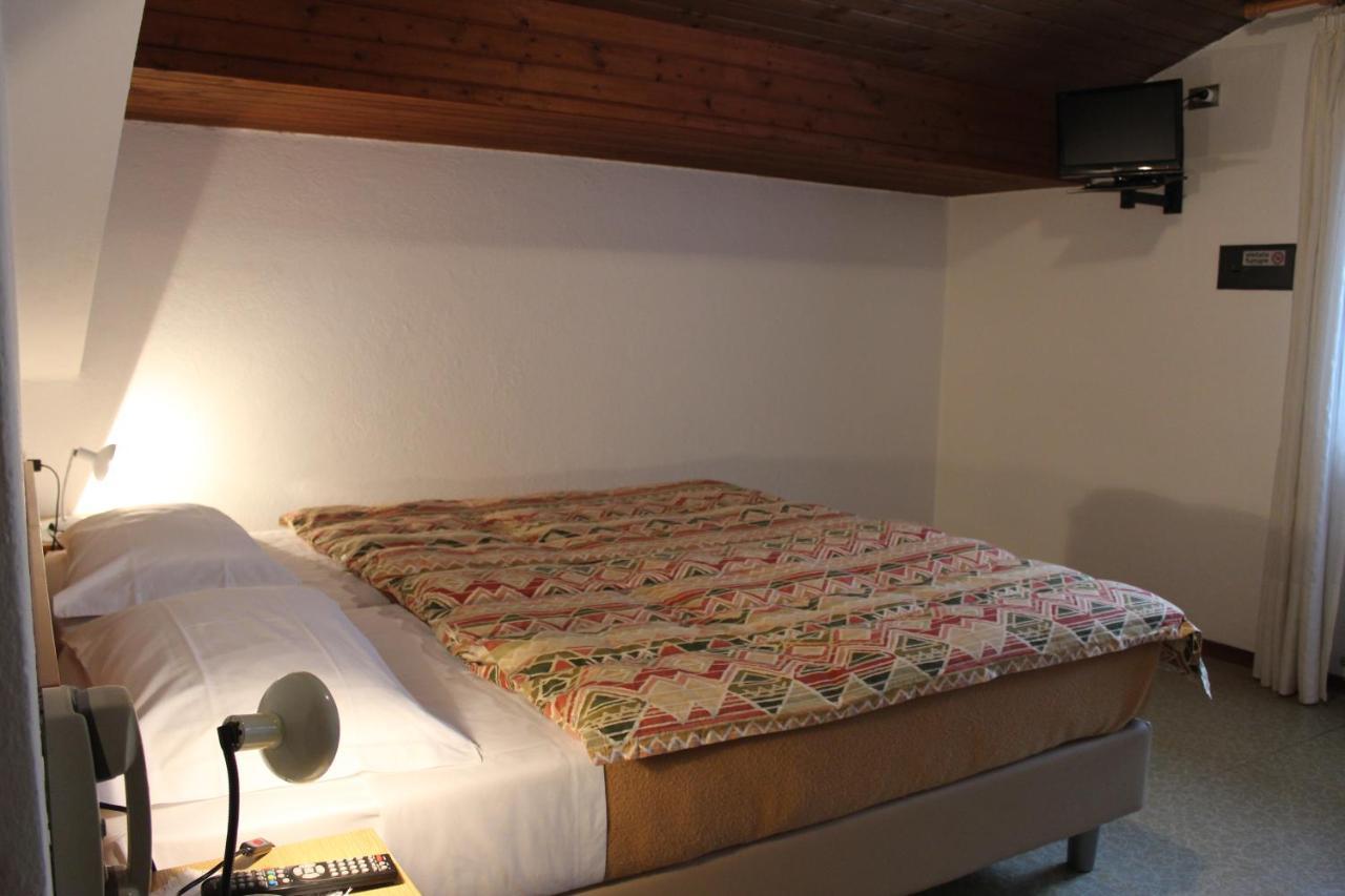 Garni Hirsch Hotel Canazei Buitenkant foto