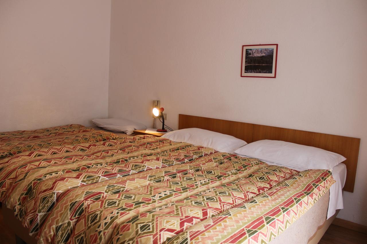 Garni Hirsch Hotel Canazei Buitenkant foto