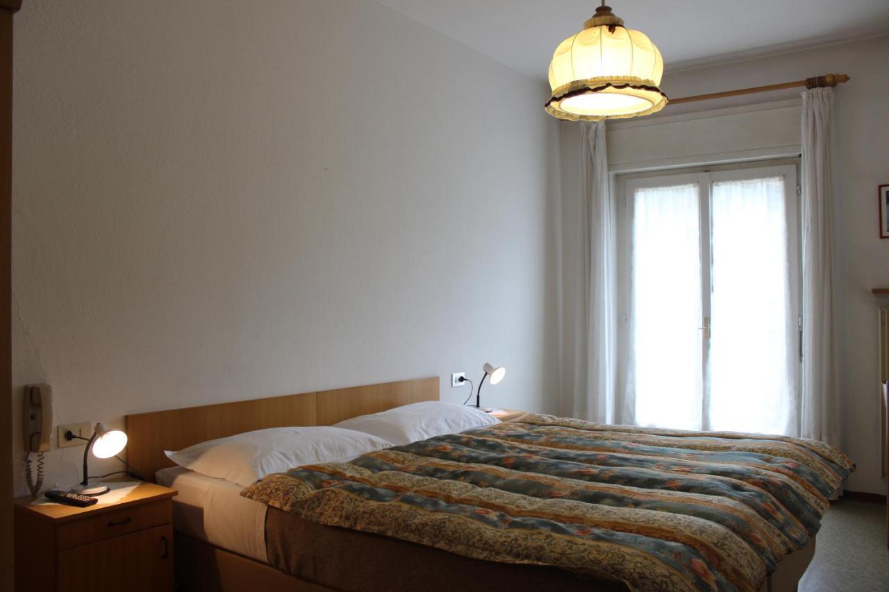 Garni Hirsch Hotel Canazei Buitenkant foto