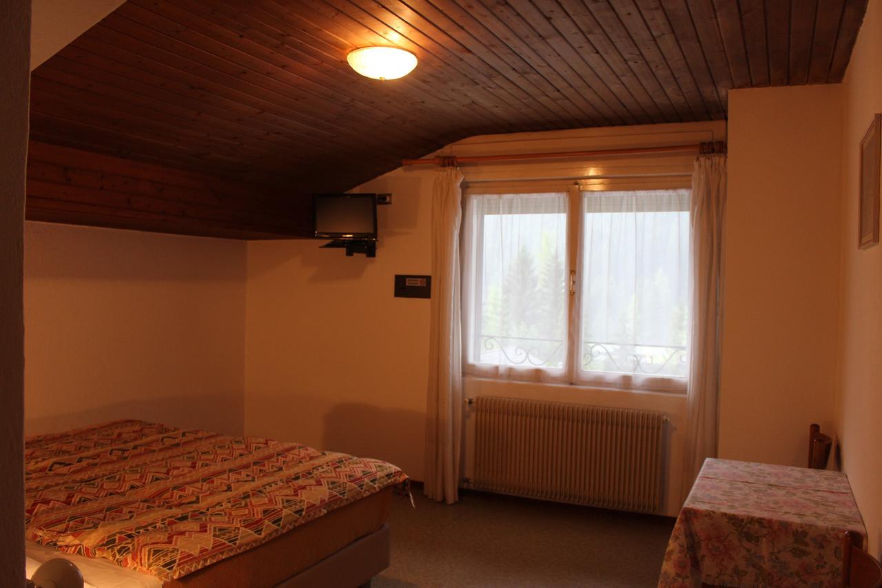 Garni Hirsch Hotel Canazei Buitenkant foto