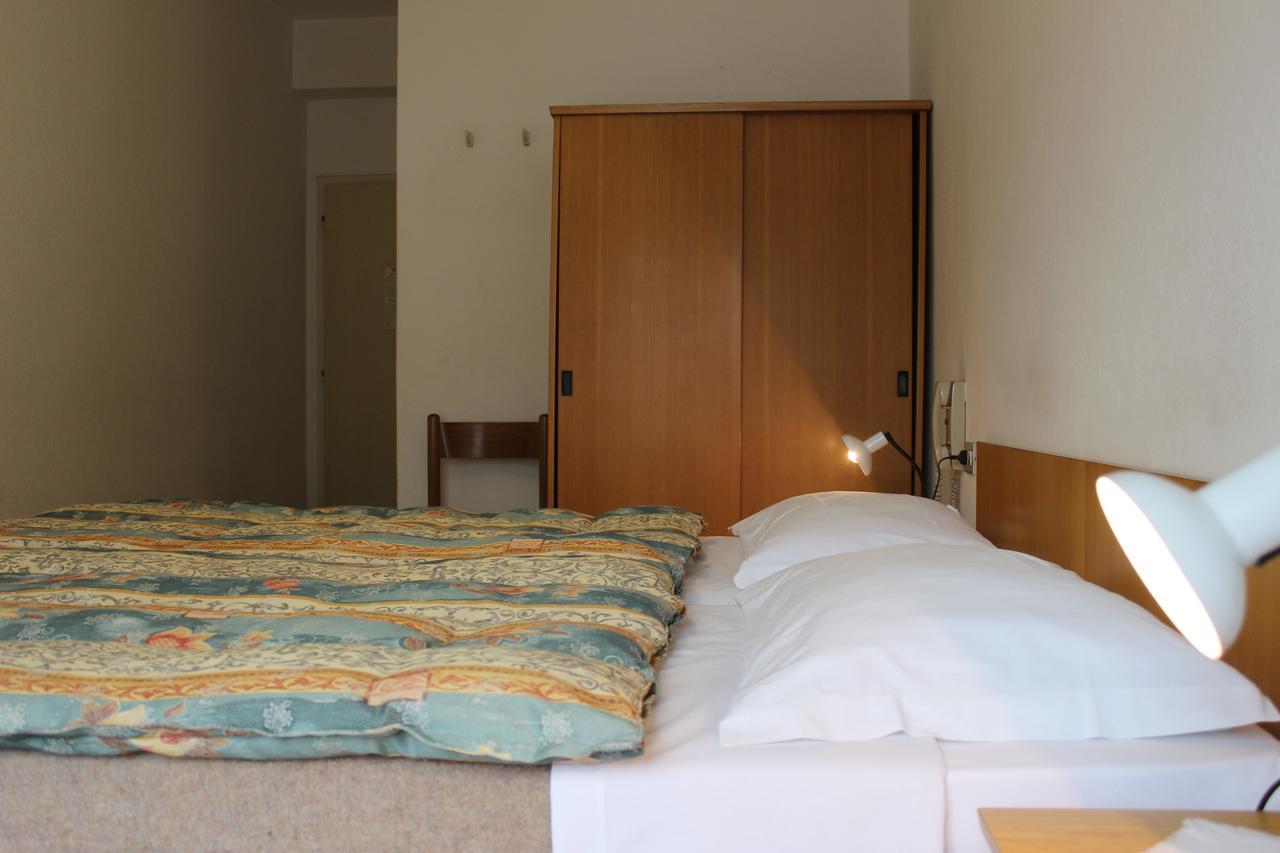 Garni Hirsch Hotel Canazei Buitenkant foto